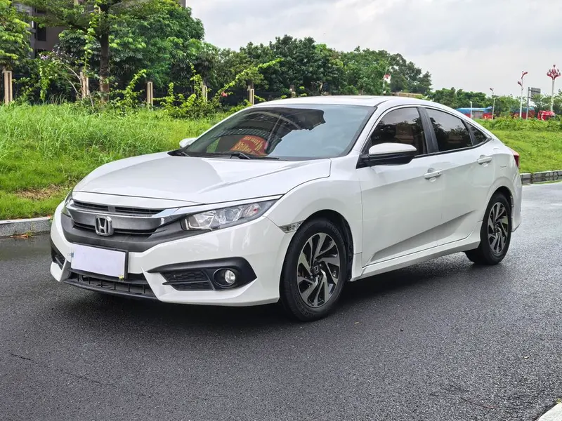 Honda Civic 220TURBO CVT Luxury Edition, 2016 — фото 1