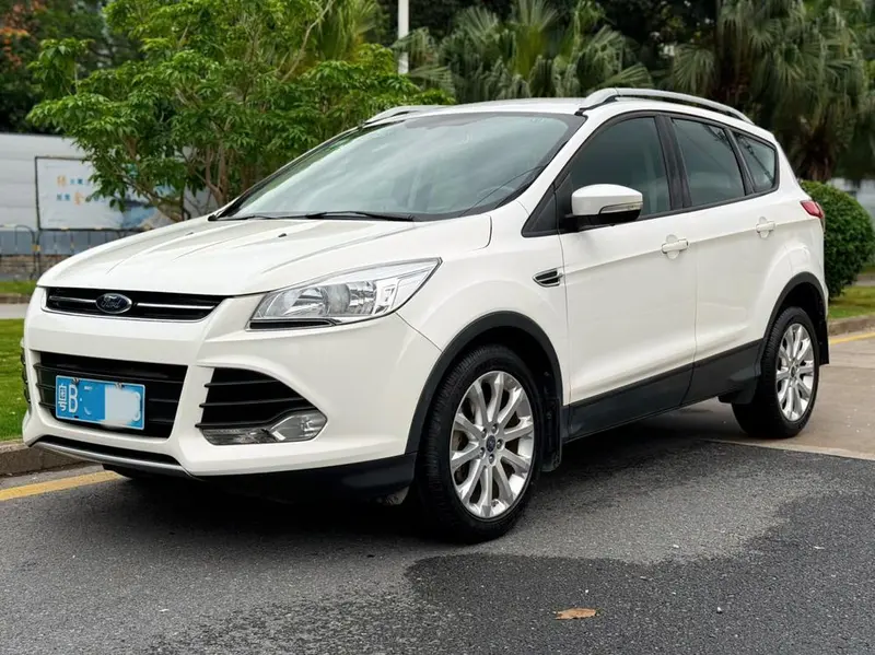 Ford Kuga, 2013