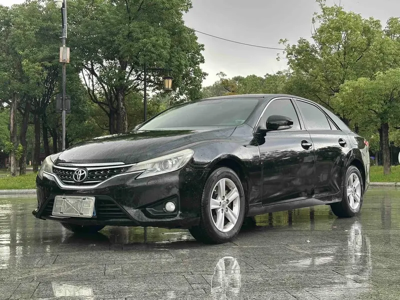 Toyota Reiz, 2013