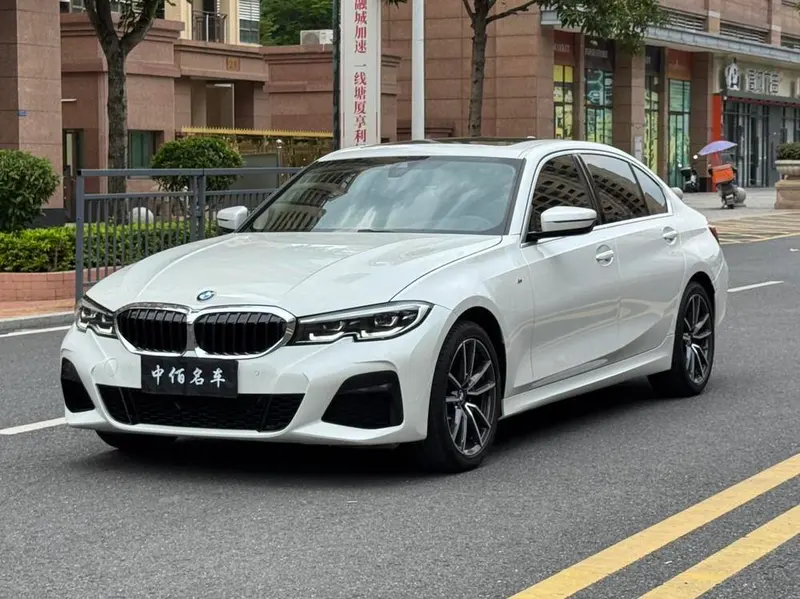 BMW 3-Series, 2022