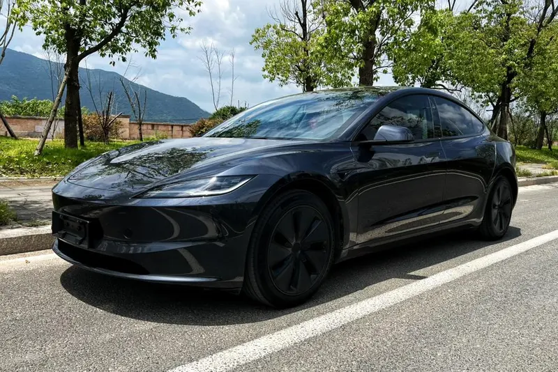 Tesla Model 3 Edition, 2023 — фото 1
