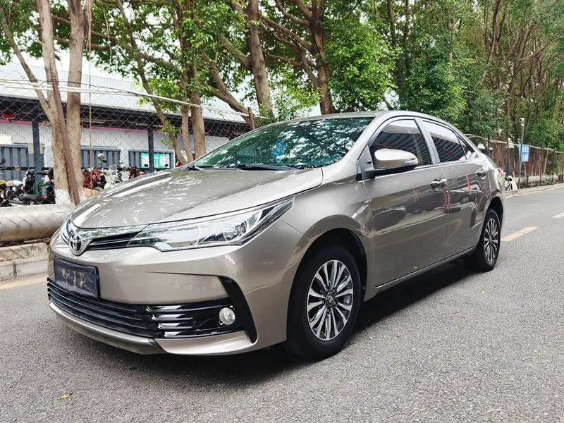 Toyota Corolla 1.2T S-CVT GL Smart Edition CN5, 2018 — фото 1