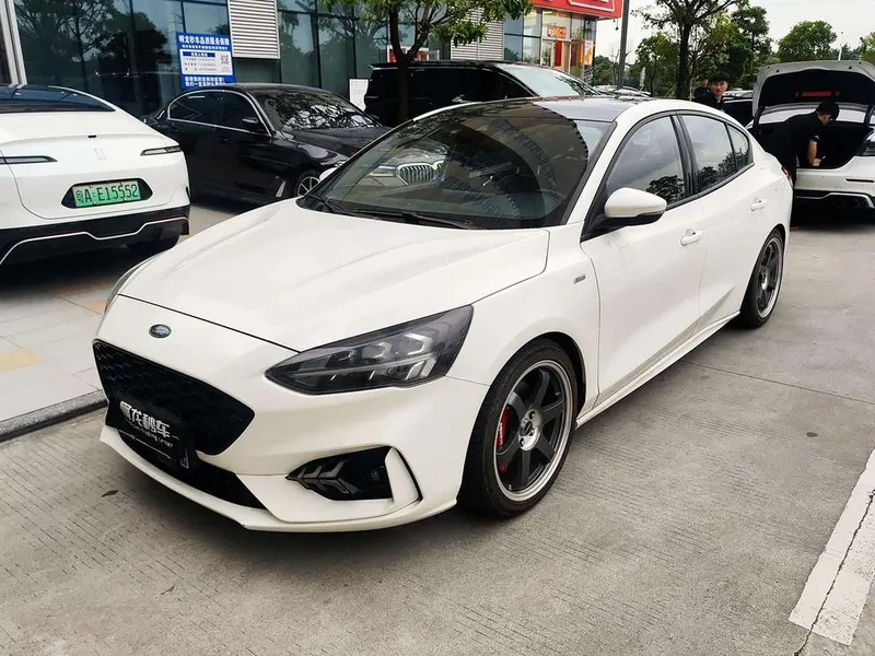 Ford Focus Sedan EcoBoost 180 Auto ST Line, 2021 — фото 1