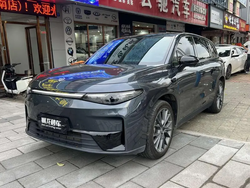 Leapmotor C10 EREV 210 Smart Edition, 2024 — фото 1