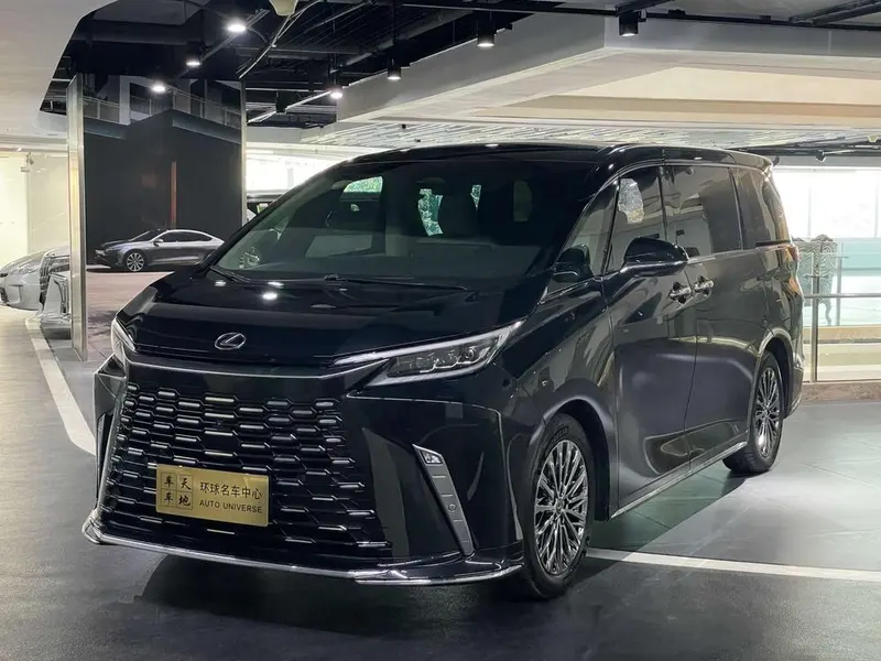 Lexus LM, 2023