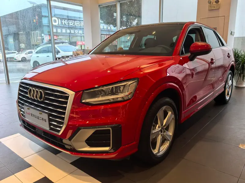 Audi Q2L, 2021