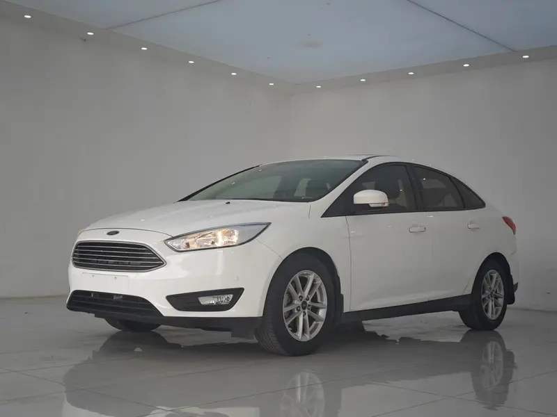Ford Focus Classic Edition Sedan 1.6L Auto Style Version Edition, 2018 — фото 1