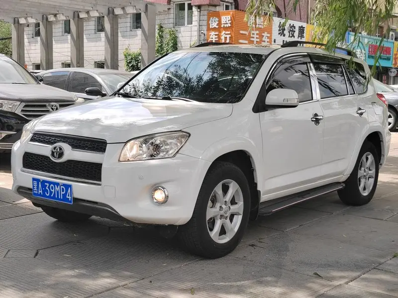 Toyota RAV4 2.4L Auto 4WD Luxury Edition, 2011 — фото 1