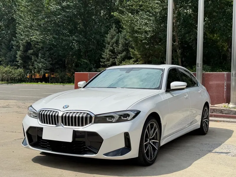 BMW 3-Series, 2023