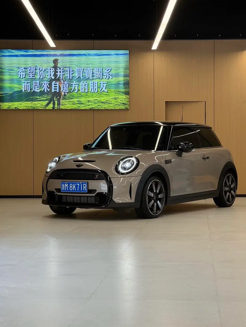 MINI MINI Facelift 2.0T COOPER S Artist, 2023 — фото 1