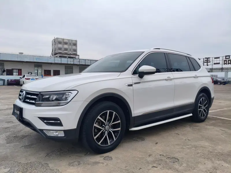 Volkswagen Tiguan L 330TSI Auto 2WD Comfort Edition, 2017 — фото 1