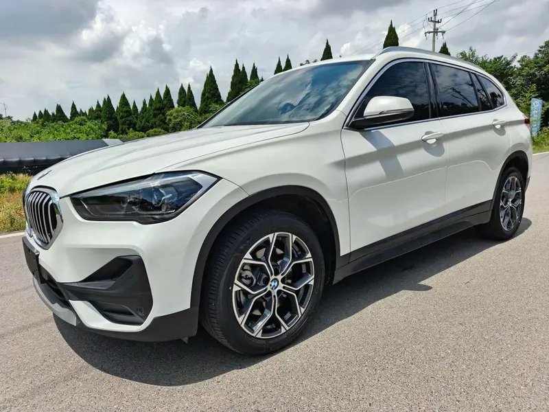 BMW X1 sDrive25Li Leading Version, 2022 — фото 1