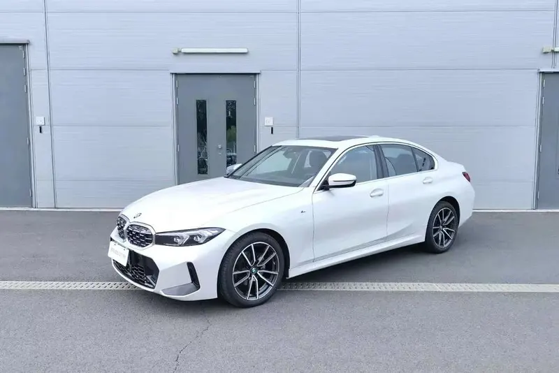 BMW 3-Series, 2025