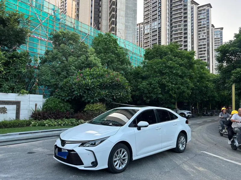 Toyota Corolla 1.2T S-CVT Elite Edition, 2021 — фото 1