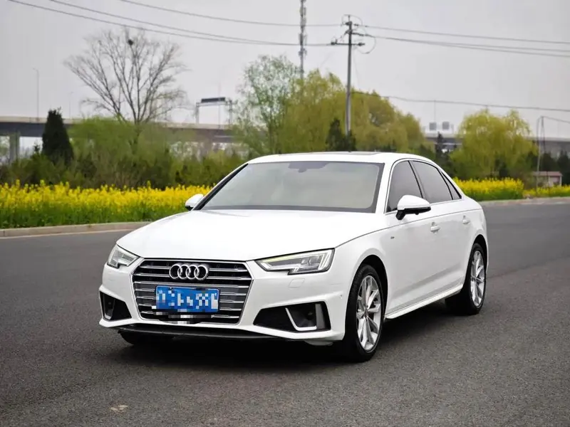 Audi A4L 40 TFSI Version CN6, 2019 — фото 1