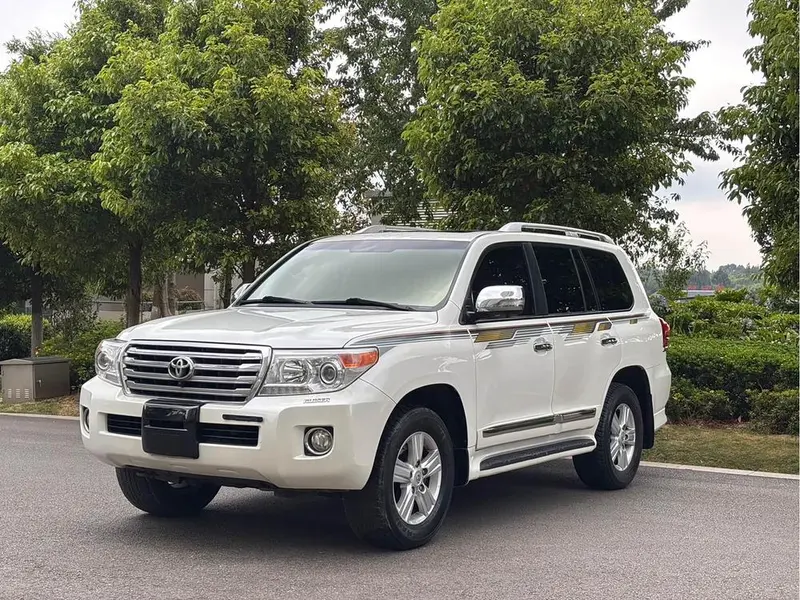 Toyota Land Cruiser (Import) 4.0L Auto 4WD 8 Seater Parallel Import, 2015 — фото 1