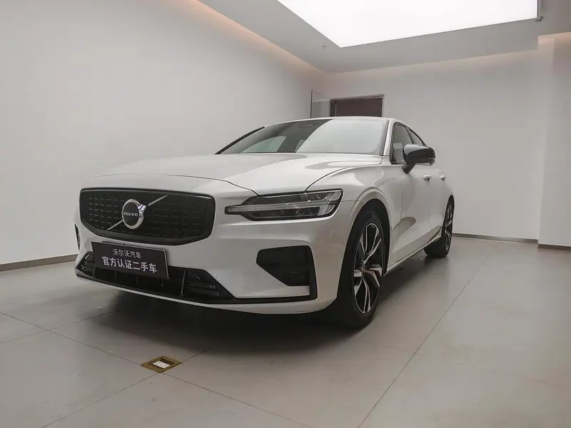 Volvo S60, 2025