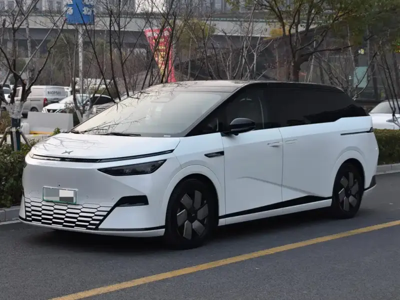 XPeng X9, 2024