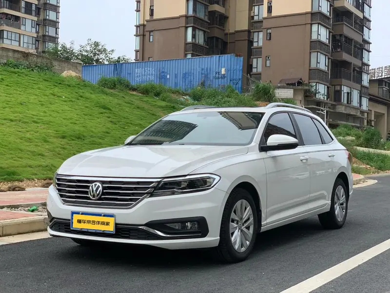 Volkswagen Lavida Hatchback 200TSI DSG Comfort Edition CN6, 2019 — фото 1