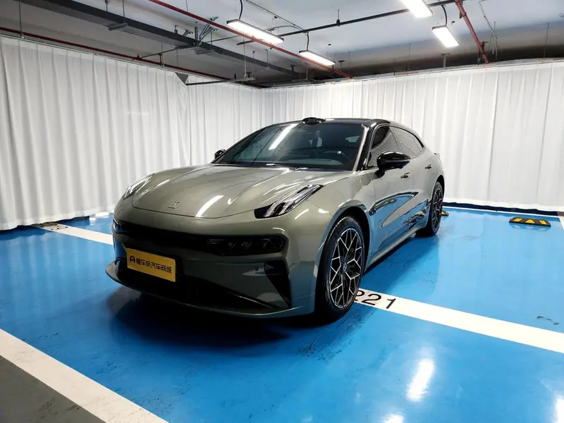 Zeekr 001, 2025