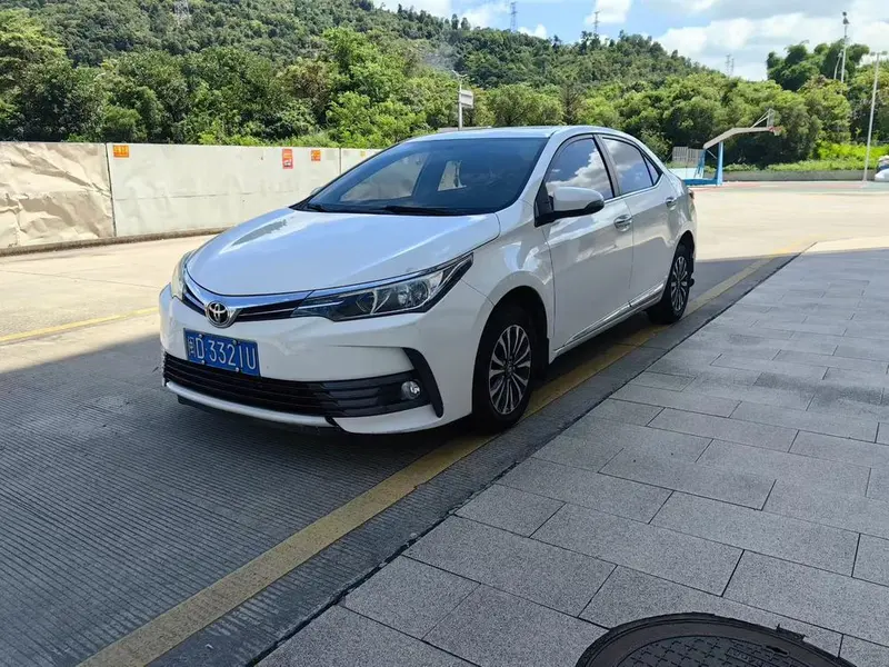 Toyota Corolla Facelift 1.2T S-CVT GL-i CN5, 2017 — фото 1