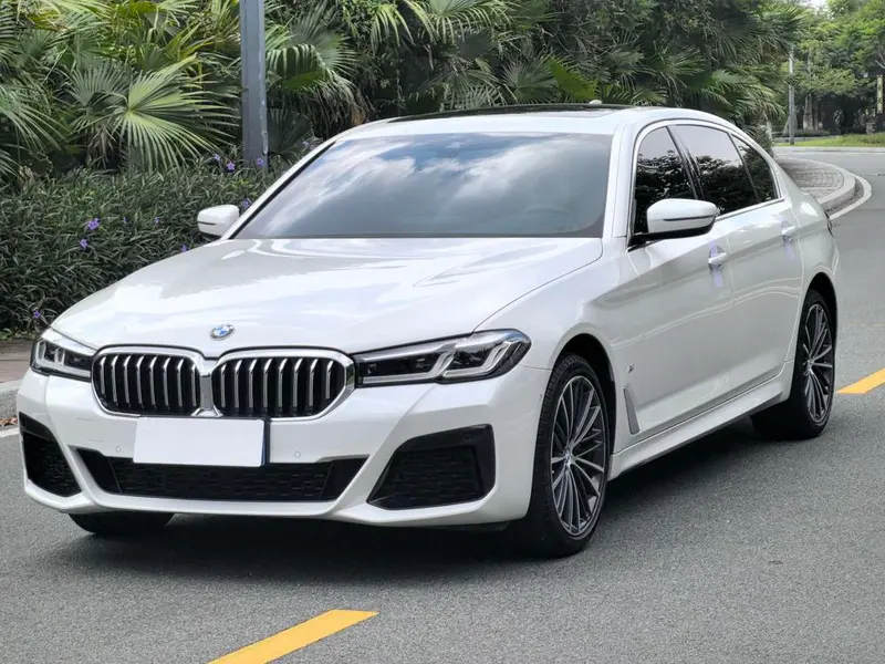 BMW 5-Series, 2022