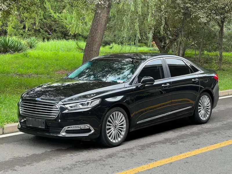 Ford Taurus, 2015