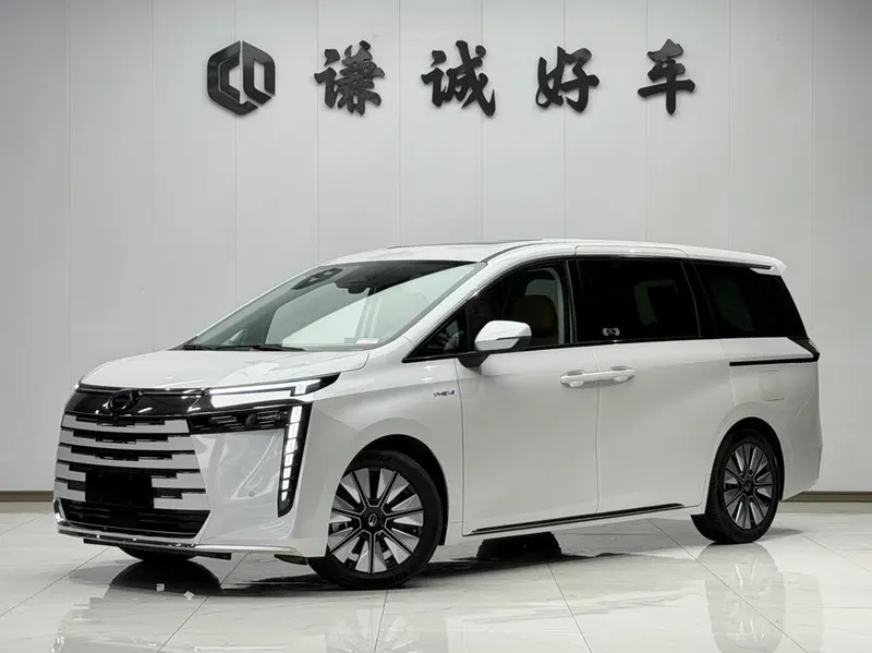 GAC Trumpchi Trumpchi E8 PHEV, 2024