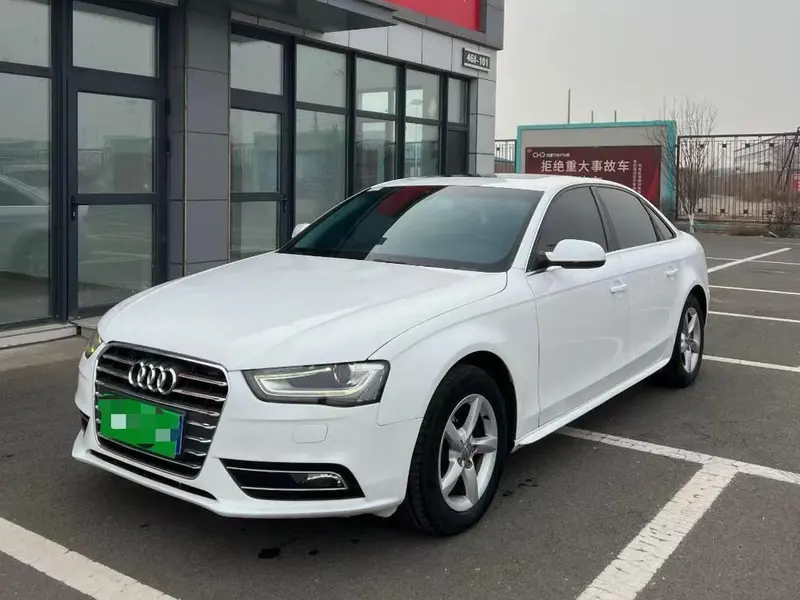 Audi A4L 30 TFSI Auto Comfort Version, 2015 — фото 1