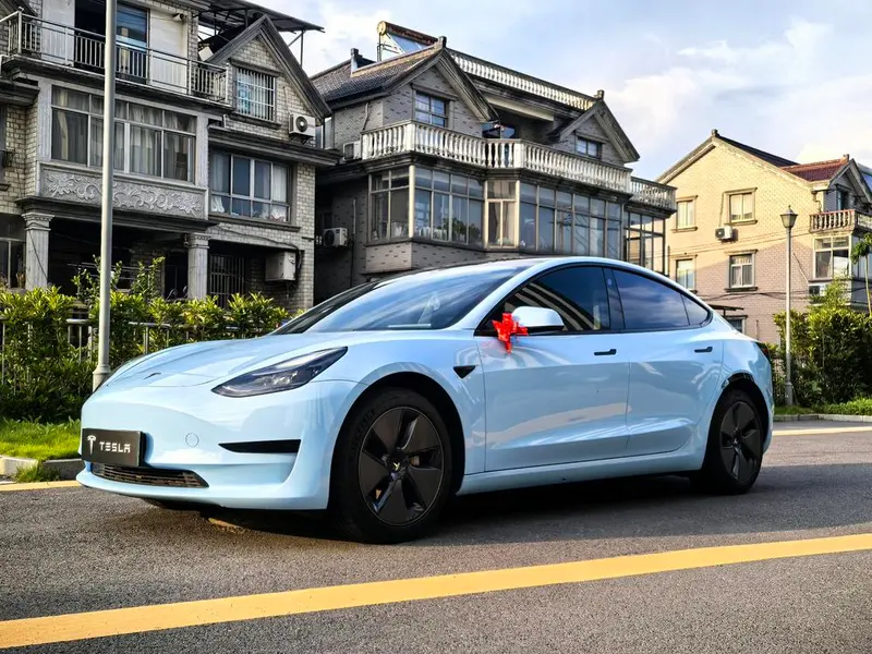 Tesla Model 3, 2022