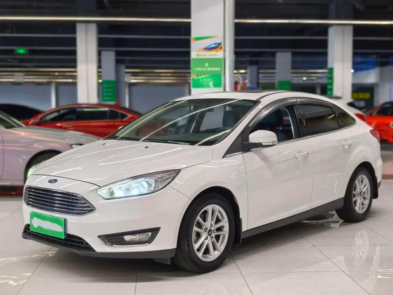 Ford Focus Classic Edition Sedan EcoBoost 180 Auto Elite Version, 2018 — фото 1