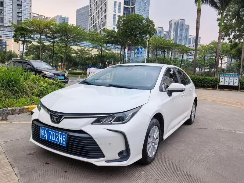 Toyota Corolla 1.2T S-CVT GL Edition, 2019 — фото 1