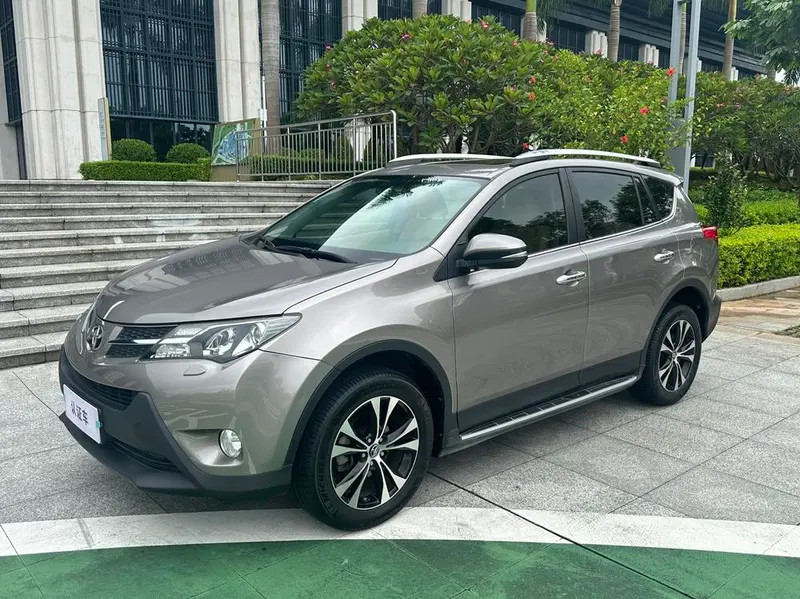 Toyota RAV4 2.5L Auto 4WD Elite Edition, 2015 — фото 1