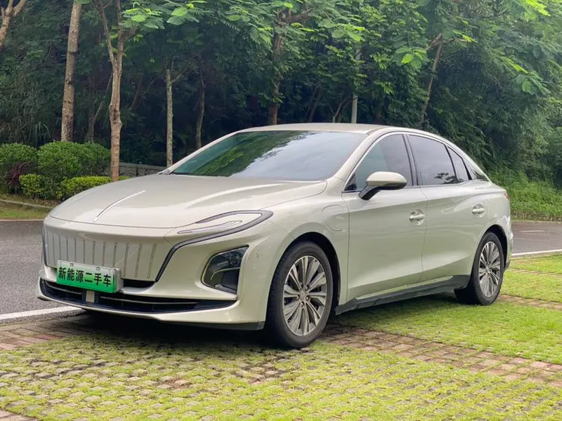 Hongqi E-QM5, 2024