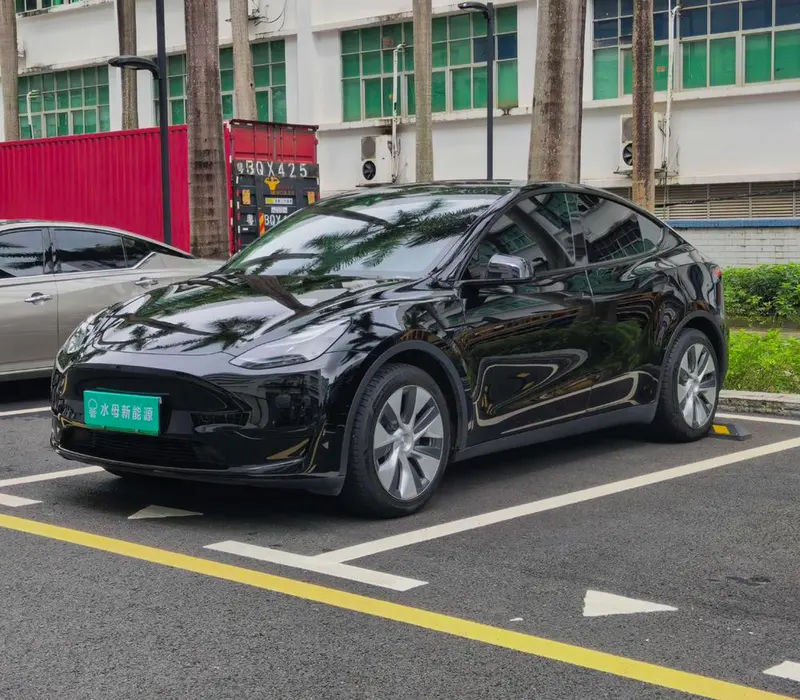 Tesla Model Y, 2022
