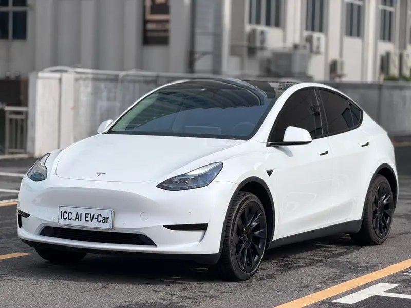 Tesla Model Y, 2023