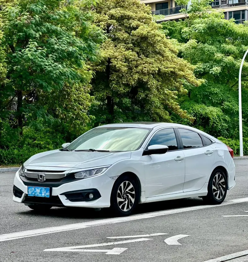 Honda Civic 220TURBO CVT Luxury Edition, 2016 — фото 1