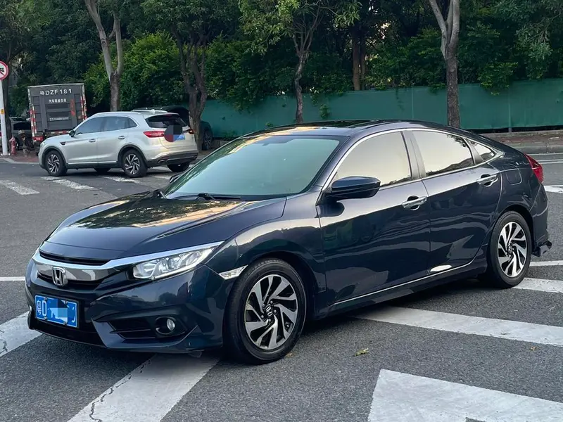 Honda Civic 220TURBO CVT Luxury Edition, 2016 — фото 1