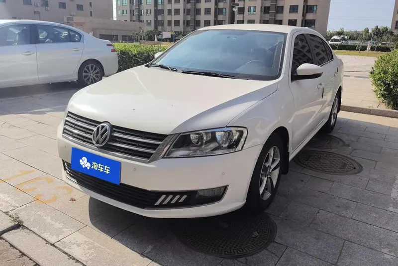 Volkswagen Lavida 1.6L Auto Style Edition, 2015 — фото 1