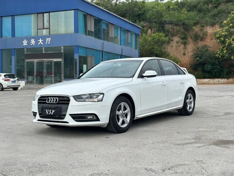 Audi A4L 30 TFSI Auto Comfort Version, 2016 — фото 1
