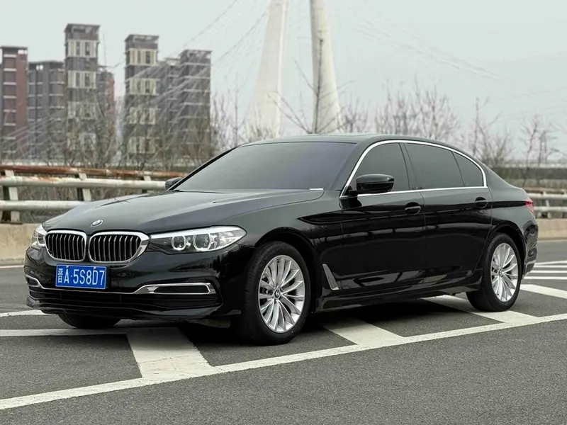 BMW 5-Series, 2020