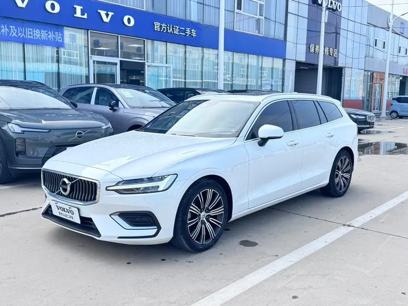 Volvo V60, 2022