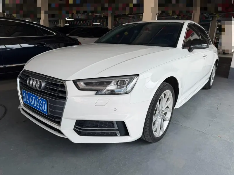 Audi A4L 30 Version 40 TFSI Version, 2018 — фото 1