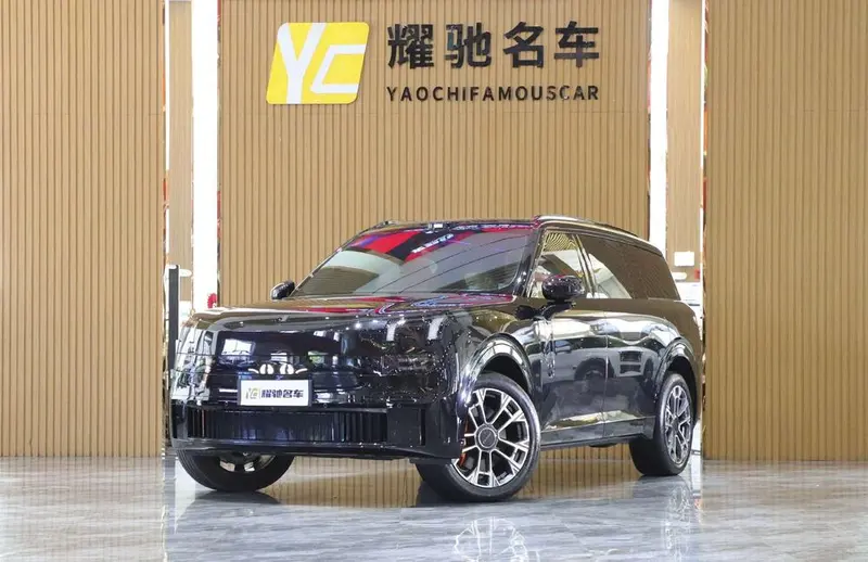 Lynk & Co 900, 2025