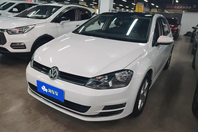 Volkswagen Golf 1.6L Auto Comfort Version, 2015 — фото 1