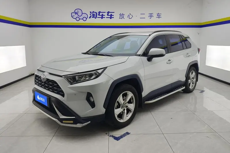 Toyota RAV4 2.0L CVT 2WD Style PLUS Edition, 2022 — фото 1
