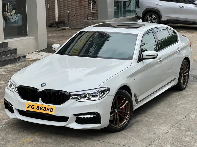 BMW 5-Series, 2018