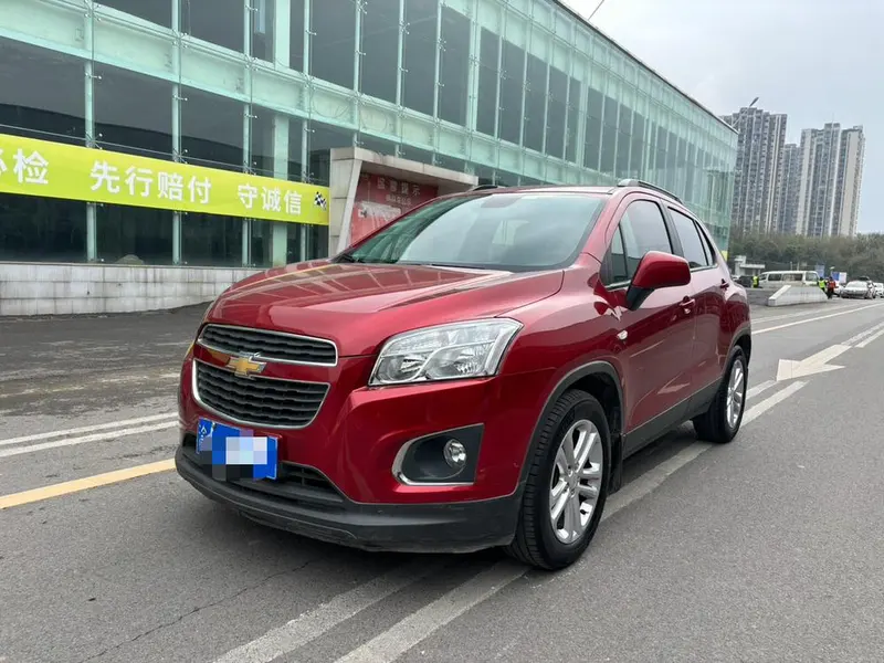 Chevrolet Trax 1.4T Auto 2WD Comfort Sunroof Edition, 2016 — фото 1