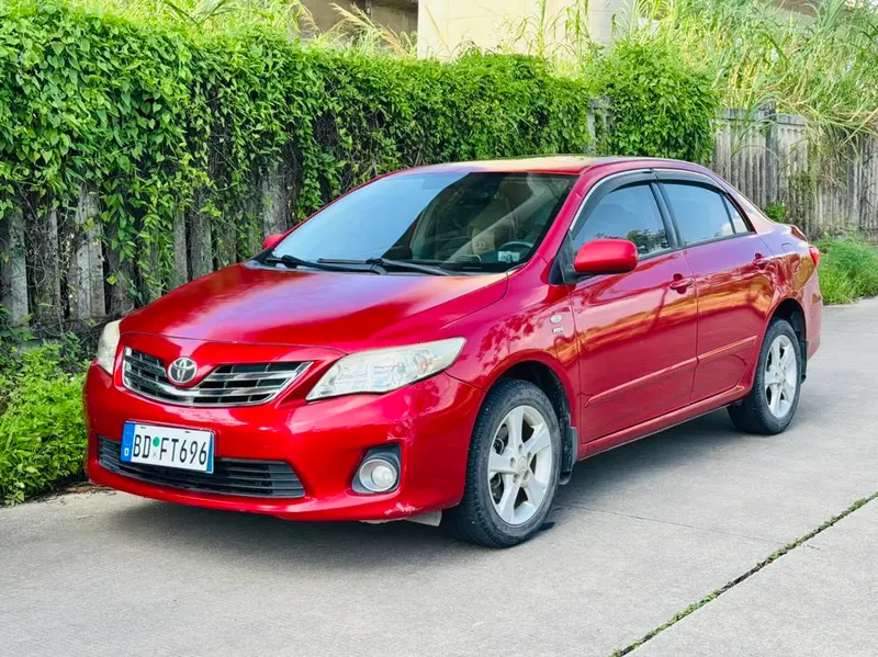 Toyota Corolla 1.8L CVT GL-i, 2011 — фото 1