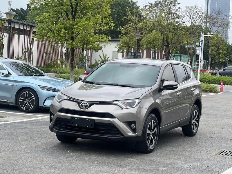 Toyota RAV4 2.0L CVT 2WD Style Edition CN6, 2019 — фото 1